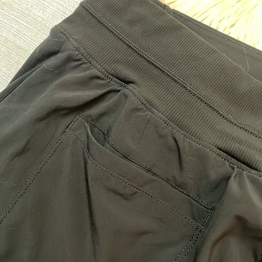 Athleta Black Soho Skort Size 8. Elastic Waist, 2 Back Pocket, 2 side Pocket - Picture 5 of 9